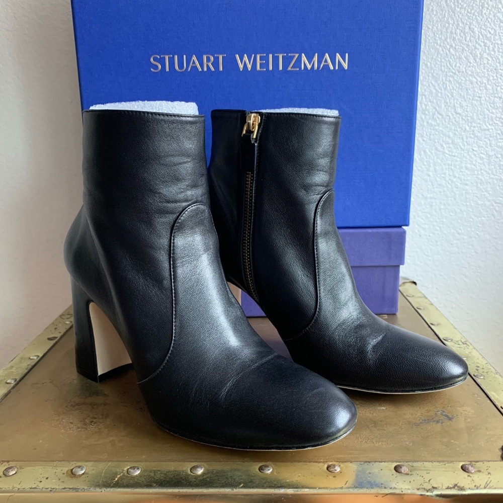 Execellent condition Stuart Weitzman boots